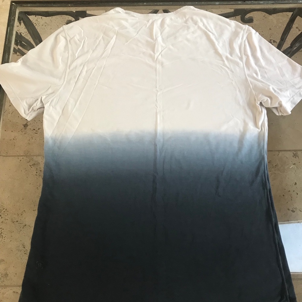 Lululemon ombré tee